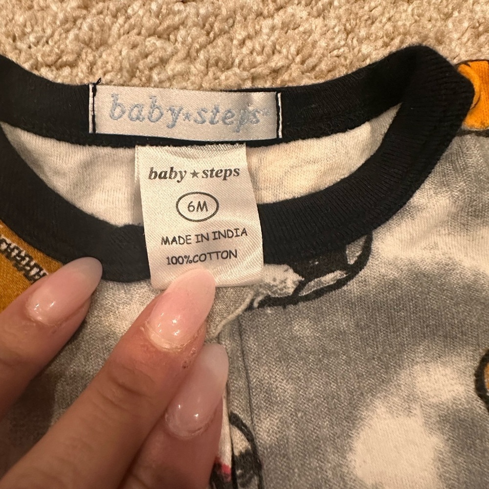 Designer Baby Steps Gray and Orange Sports Footie - Picture 6 of 9